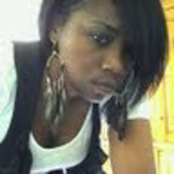 Meet your Posher, Zanita - Picture 1 of 1